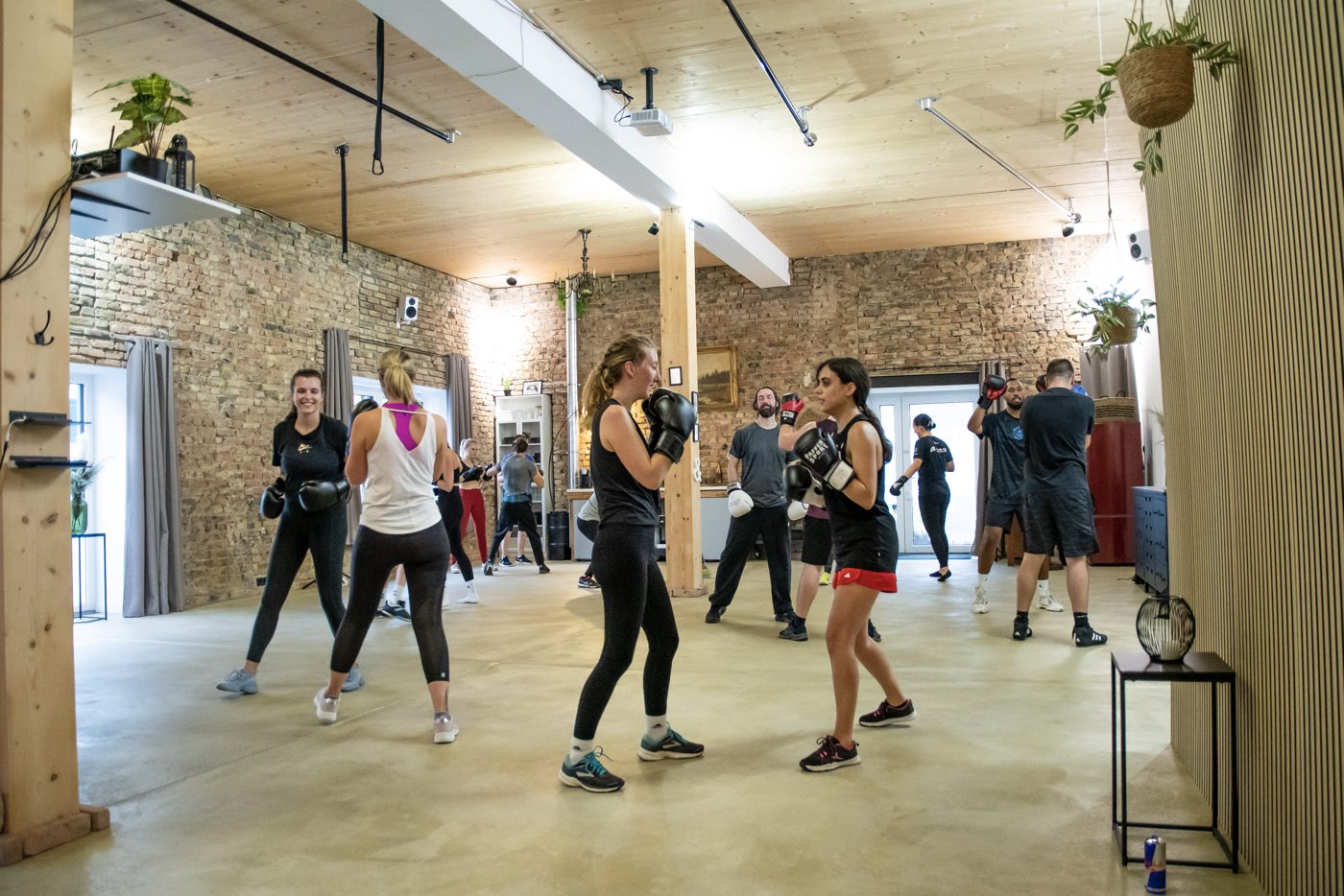 Boxtraining im Fitnessraum des MAS MONTI
