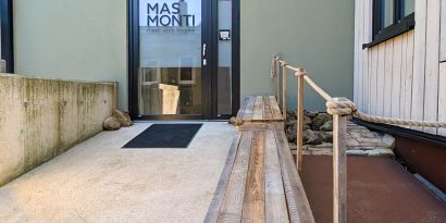 Außenbereich mit Bank